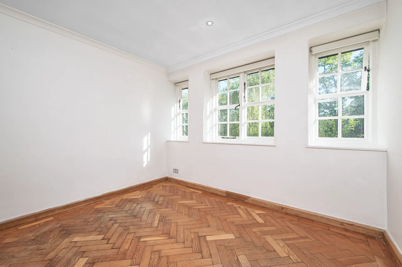 Flat 89 Heathcroft, Hampstead Way, London, photo 7