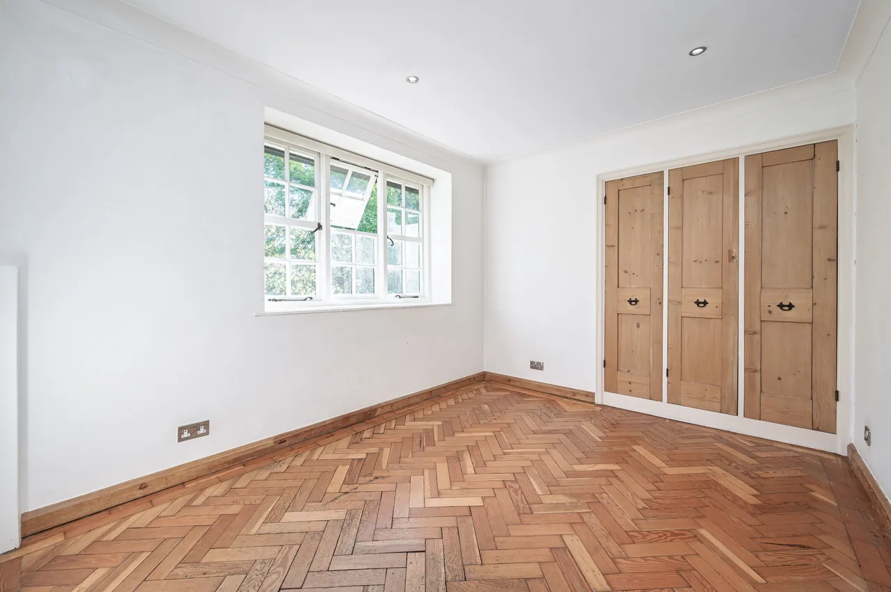 Flat 89 Heathcroft, Hampstead Way, London, photo 5