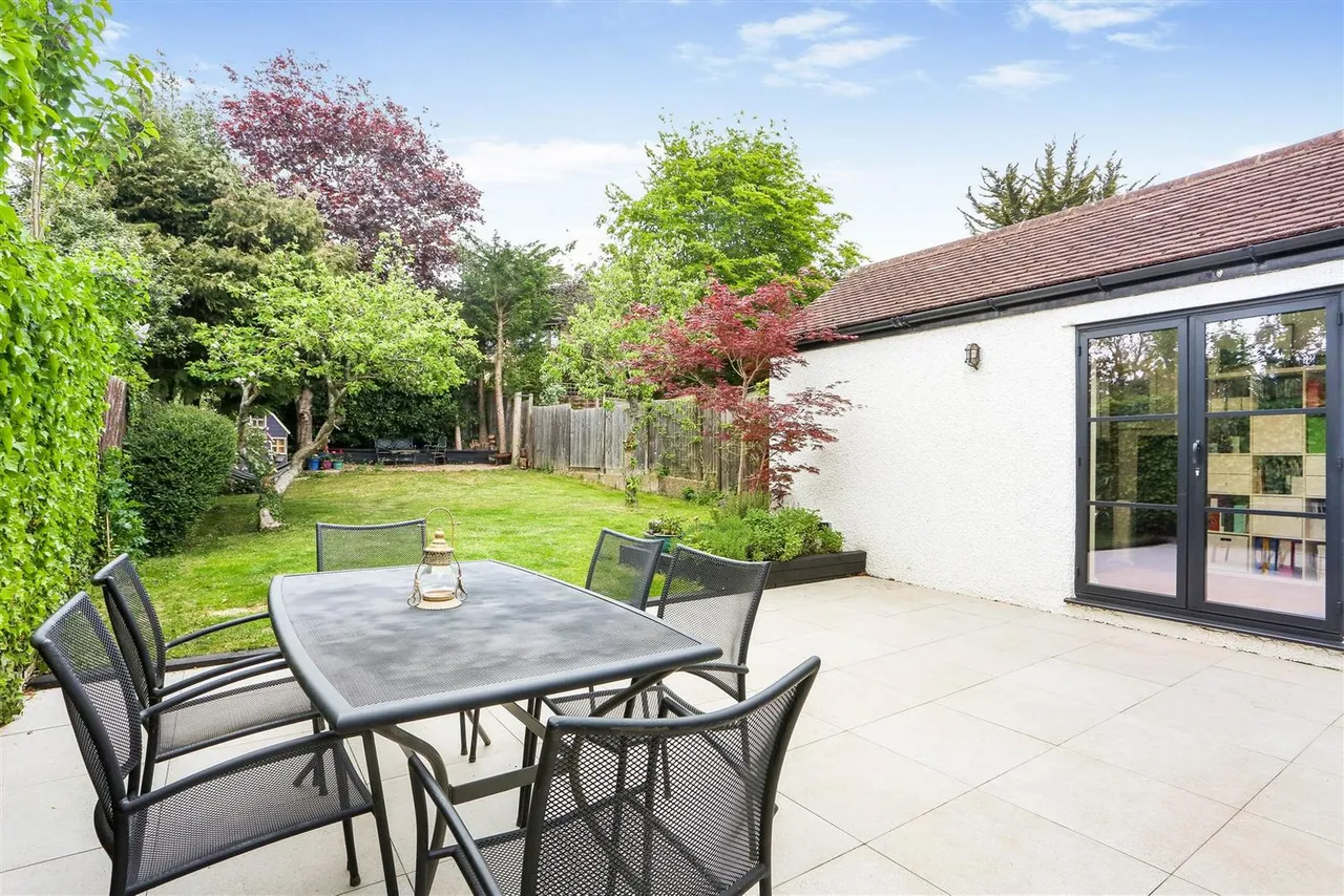 Salisbury Road, Banstead, SM7 2DR, photo 7