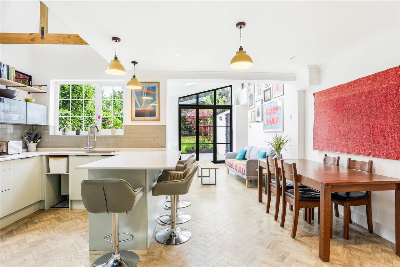 Salisbury Road, Banstead, SM7 2DR, photo 2