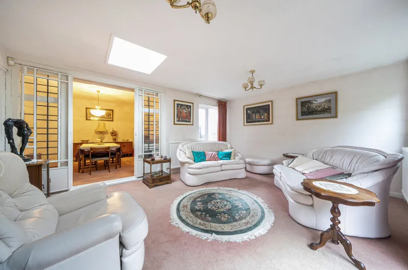 Russell Green Close, Purley CR8 2NR, photo 5
