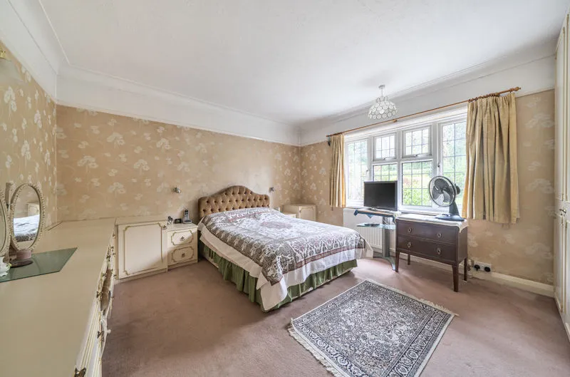 Russell Green Close, Purley CR8 2NR, photo 11