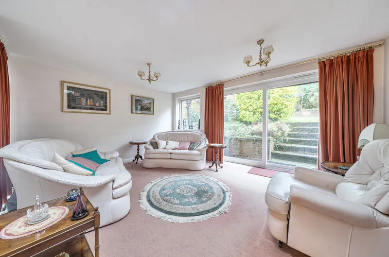 Russell Green Close, Purley CR8 2NR, photo 4