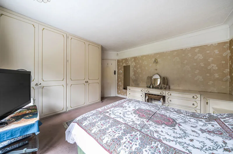 Russell Green Close, Purley CR8 2NR, photo 12