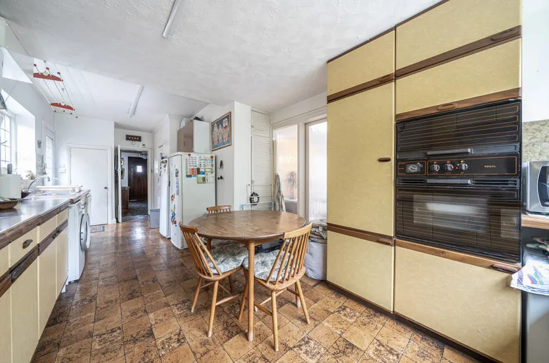 Russell Green Close, Purley CR8 2NR, photo 7