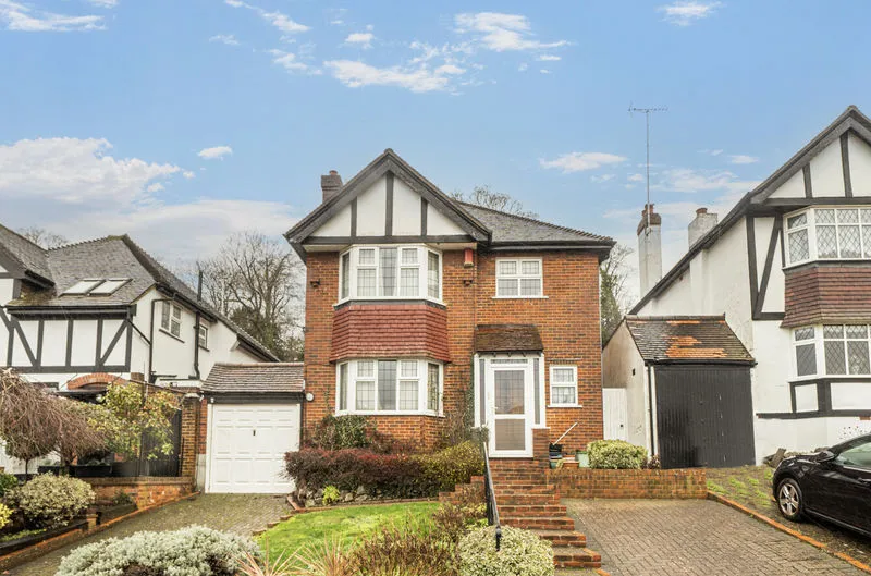 3 bed house for sale — Russell Green Close, Purley CR8 2NR