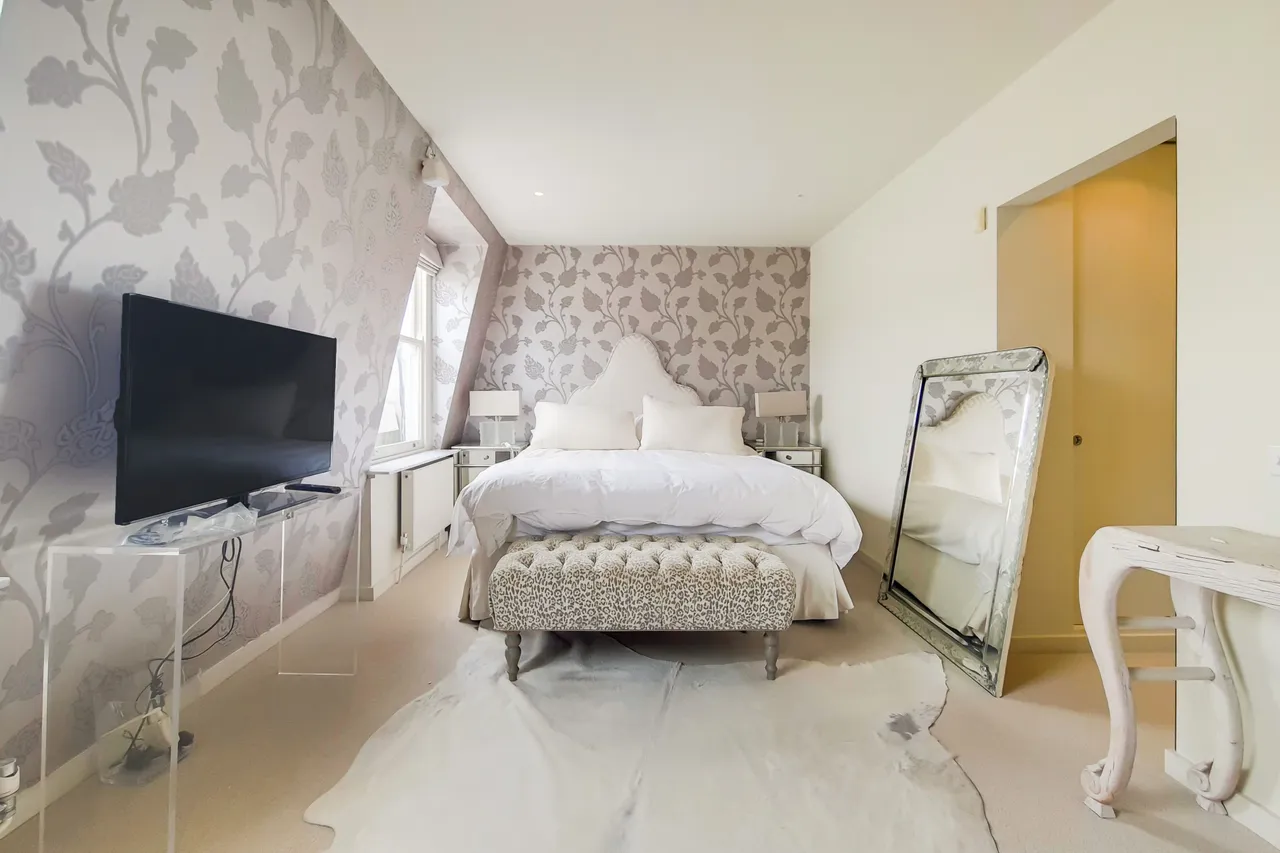 Flat 7, 59-61 Onslow Gardens, London, photo 5