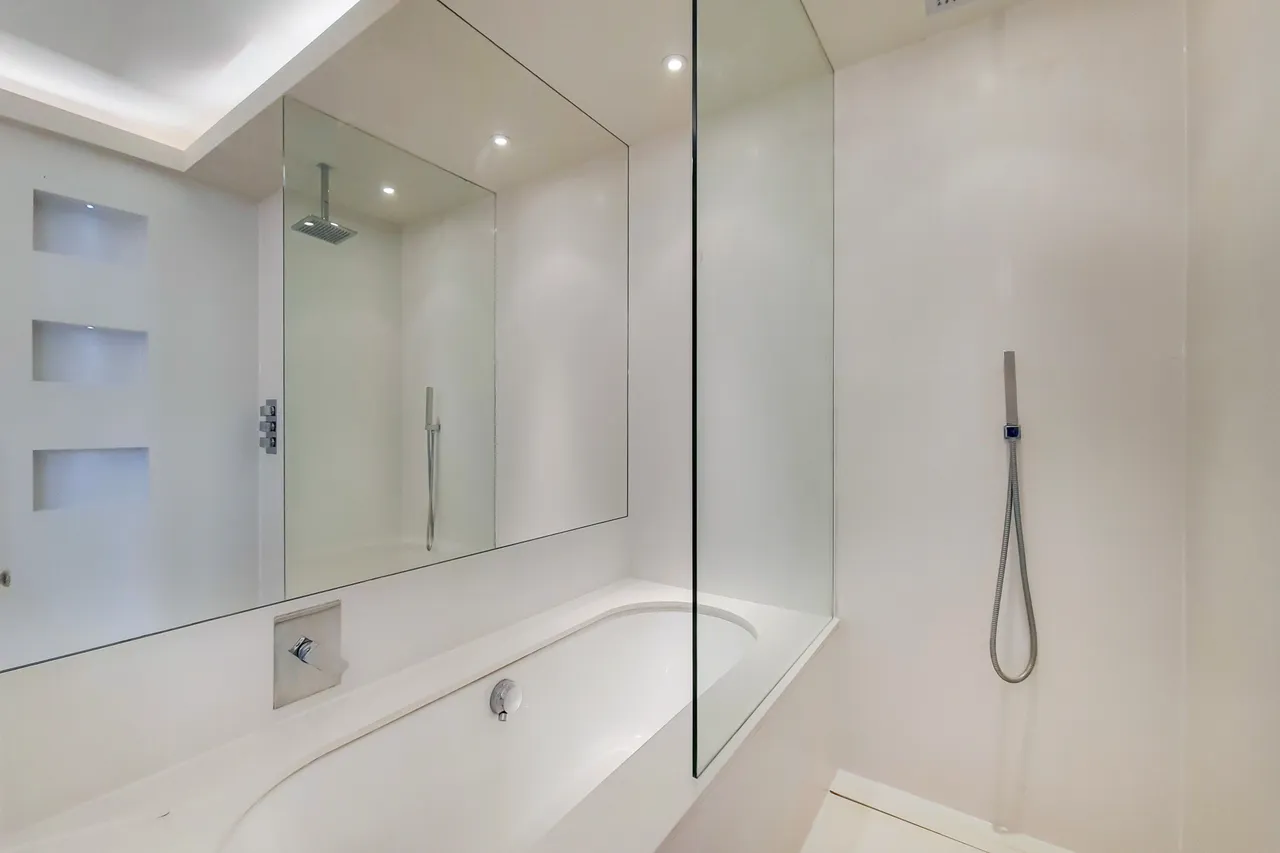 Flat 7, 59-61 Onslow Gardens, London, photo 8