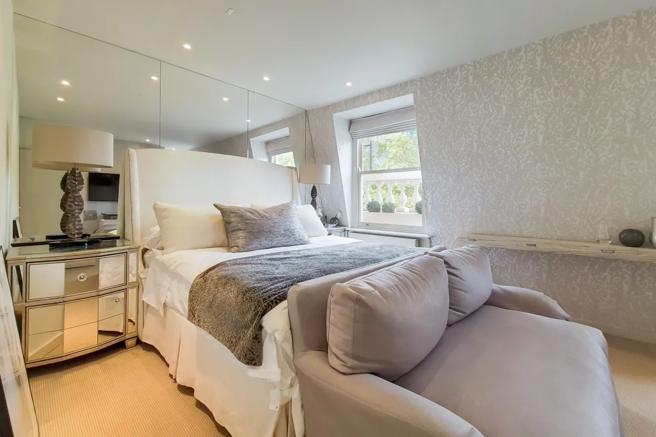 Flat 7, 59-61 Onslow Gardens, London, photo 6