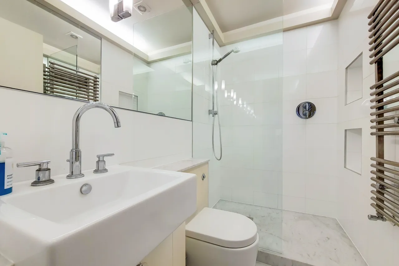 Flat 7, 59-61 Onslow Gardens, London, photo 11