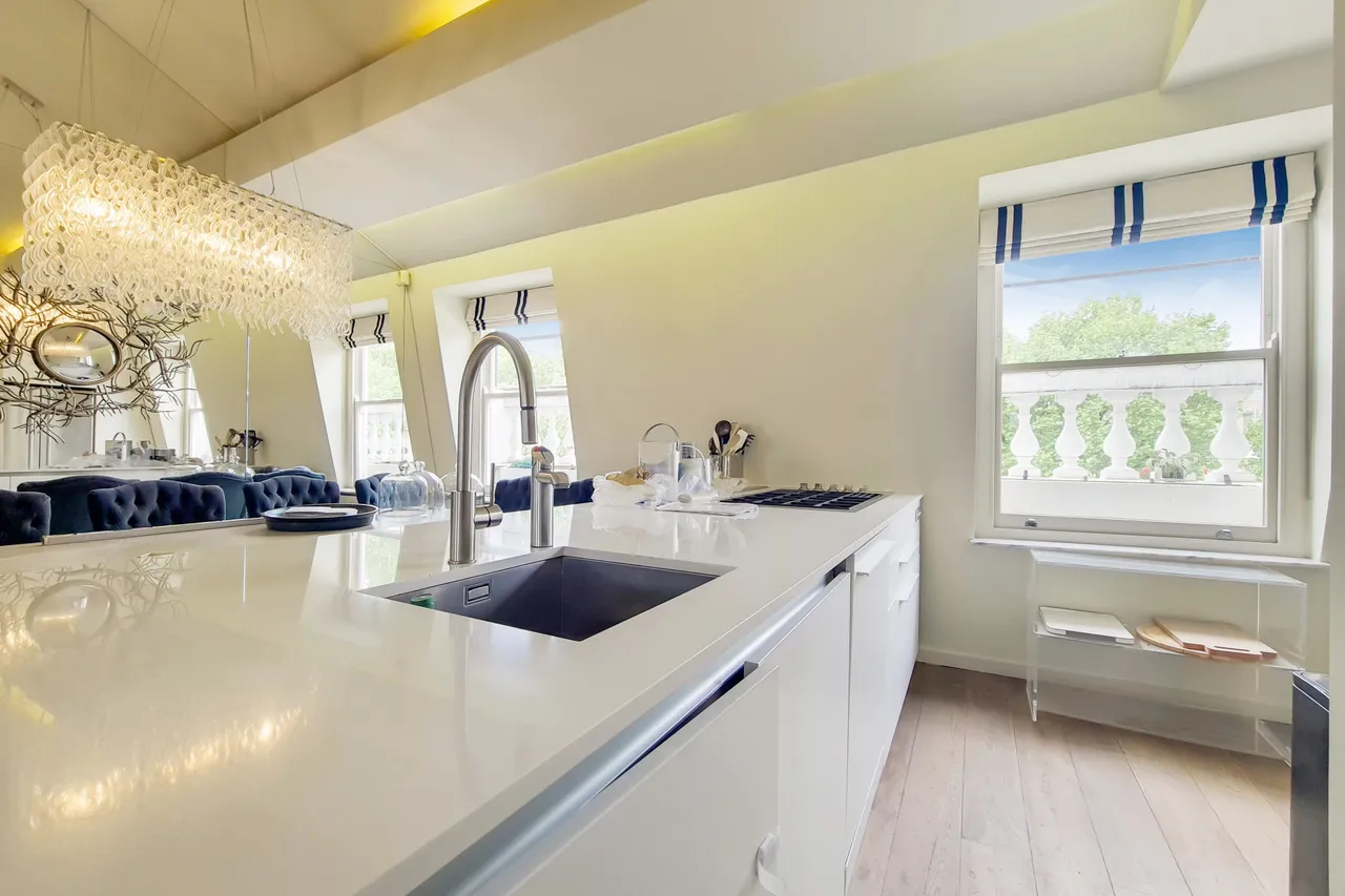 Flat 7, 59-61 Onslow Gardens, London, photo 10