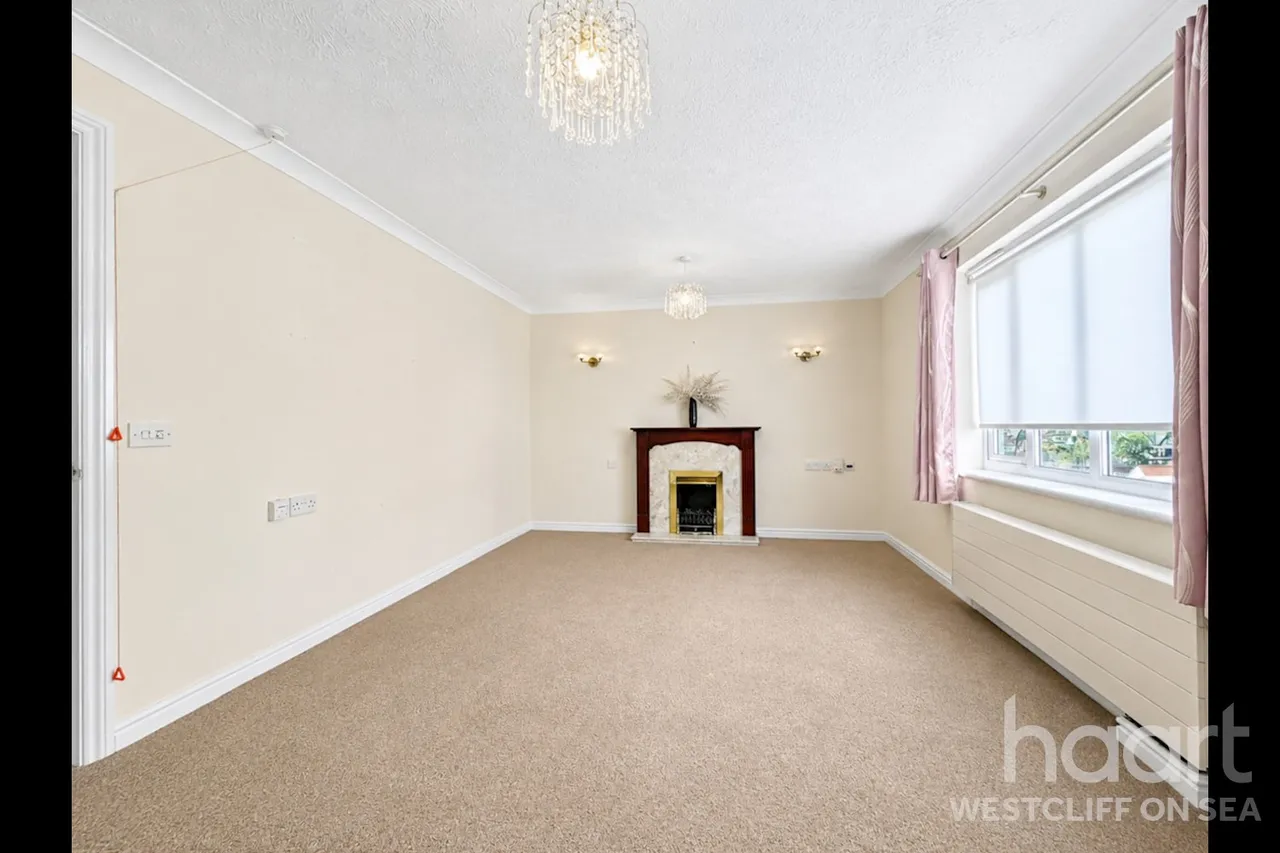 1 bed flat for sale, Crowstone Road, Westcliff-On-Sea, SS0