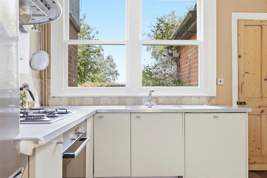 House Under Offer with 4 bedrooms in Stansted Road, Bishops Stortford, CM23, photo 6