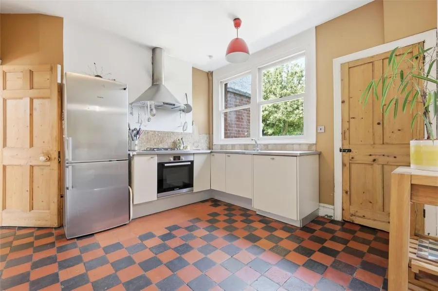 House Under Offer with 4 bedrooms in Stansted Road, Bishops Stortford, CM23, photo 4