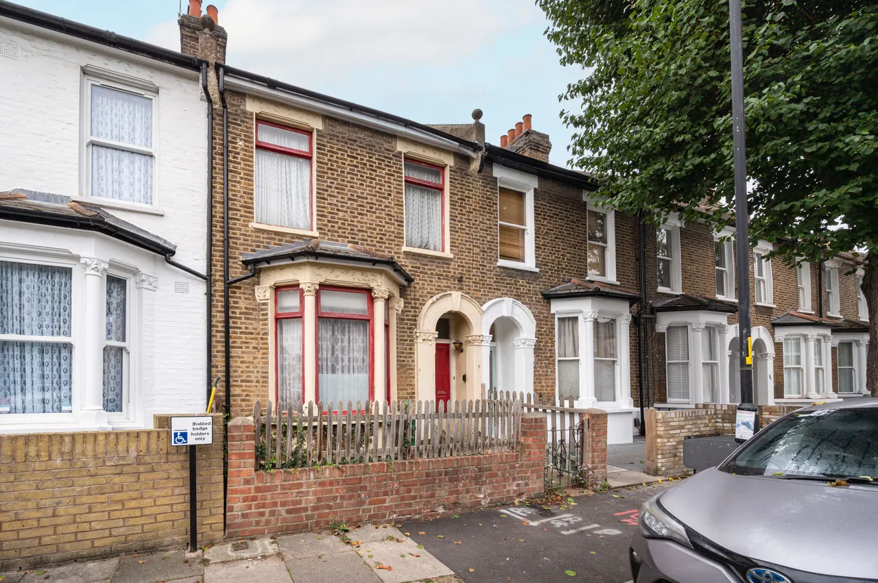 2 bed house for sale, London, SE22