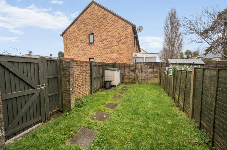 Wadhurst Close, Bognor Regis, PO21, photo 9