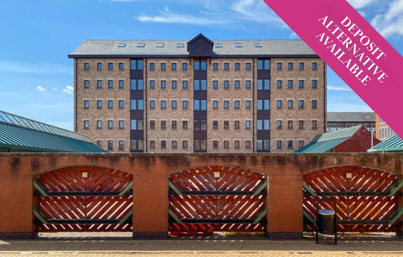1 bed flat to rent — Flat 29, Britannia Warehouse, The Docks, Gloucester, GL1 2EH