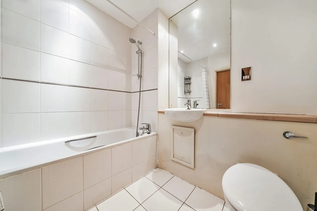 7 James House, 18 High Street, London, photo 10