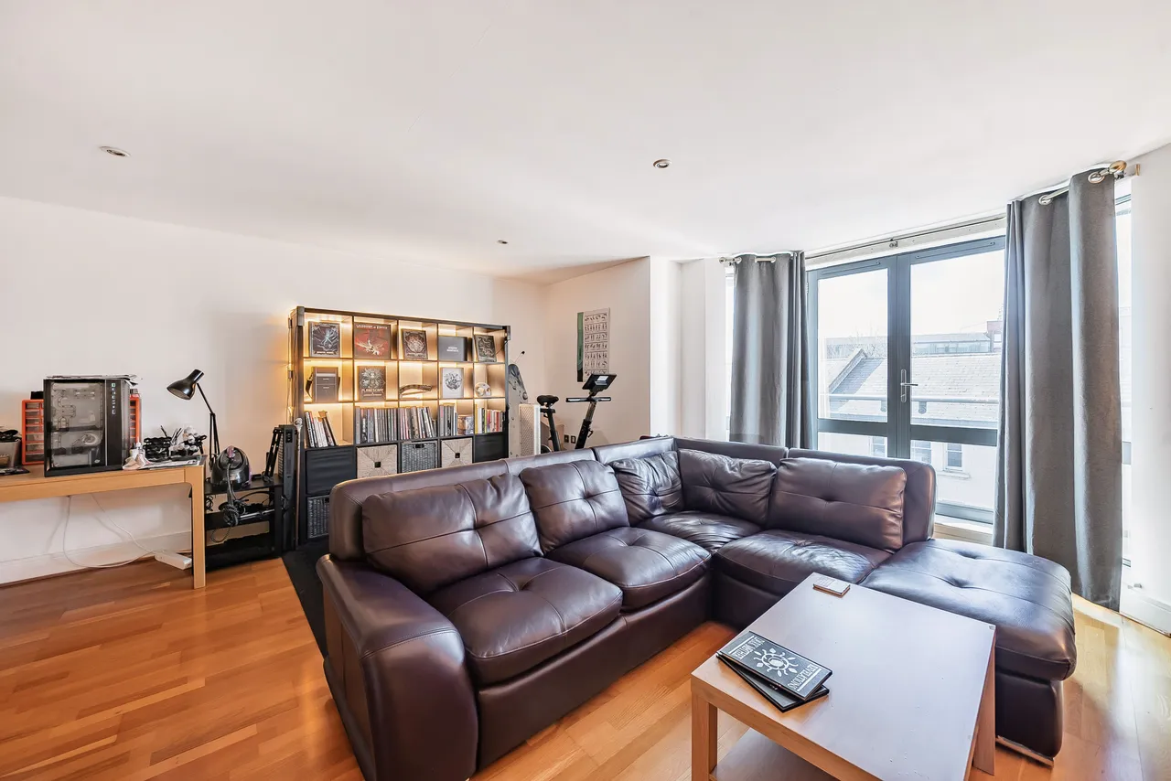 7 James House, 18 High Street, London, photo 2