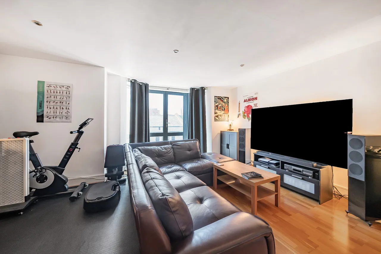 7 James House, 18 High Street, London, photo 11