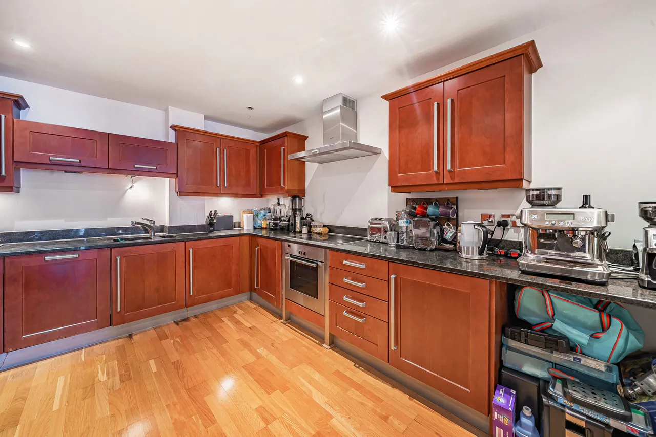 7 James House, 18 High Street, London, photo 5