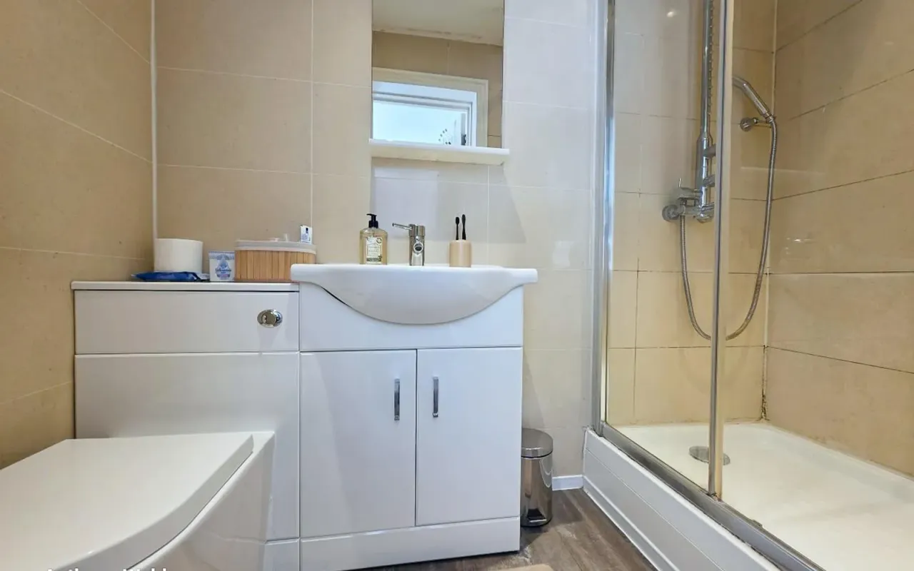 Hazelwood Lane, Palmers Green, N13, photo 8