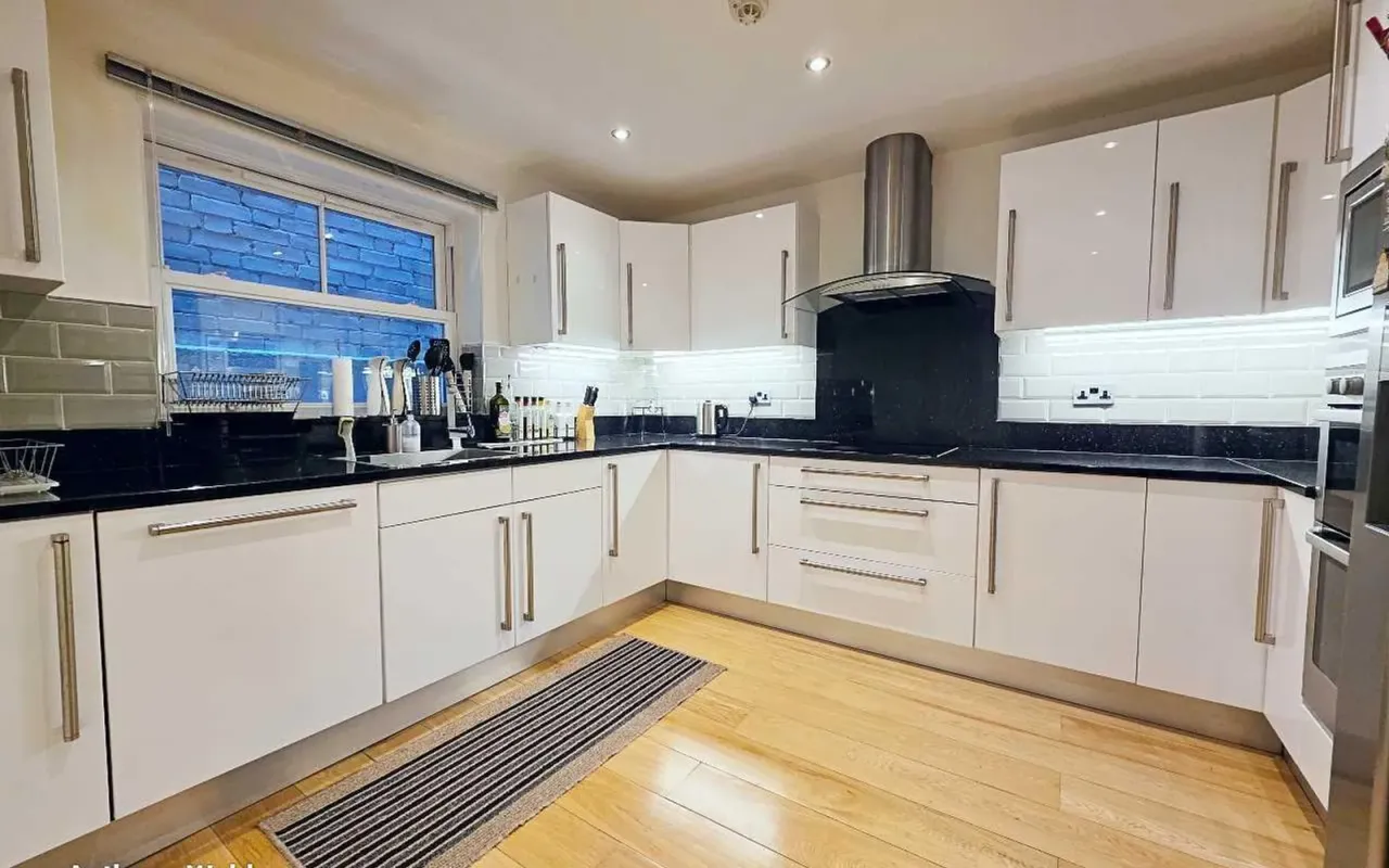 2 bed flat for sale — Hazelwood Lane, Palmers Green, N13