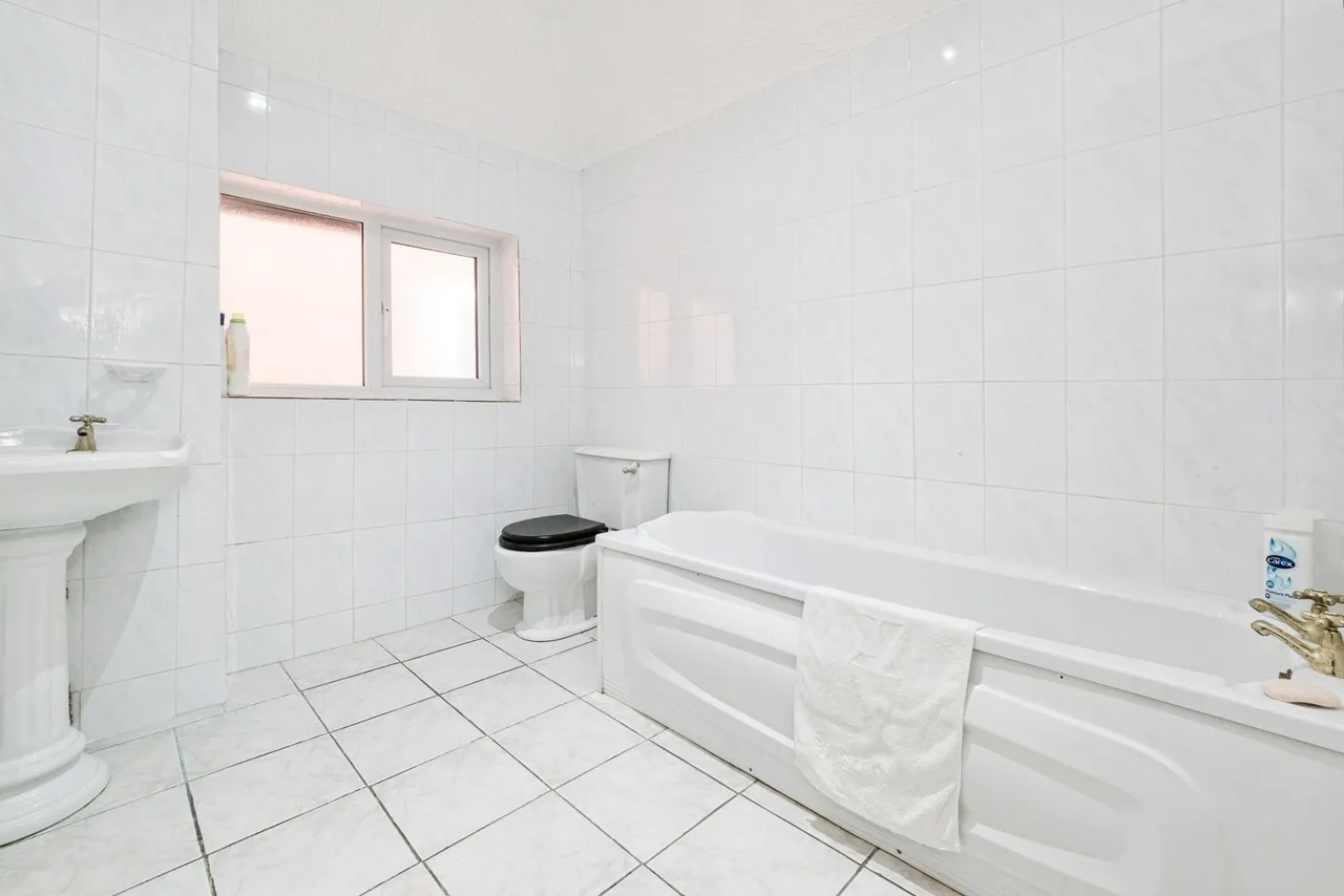 Warley Road, Woodford Green, IG8, photo 12