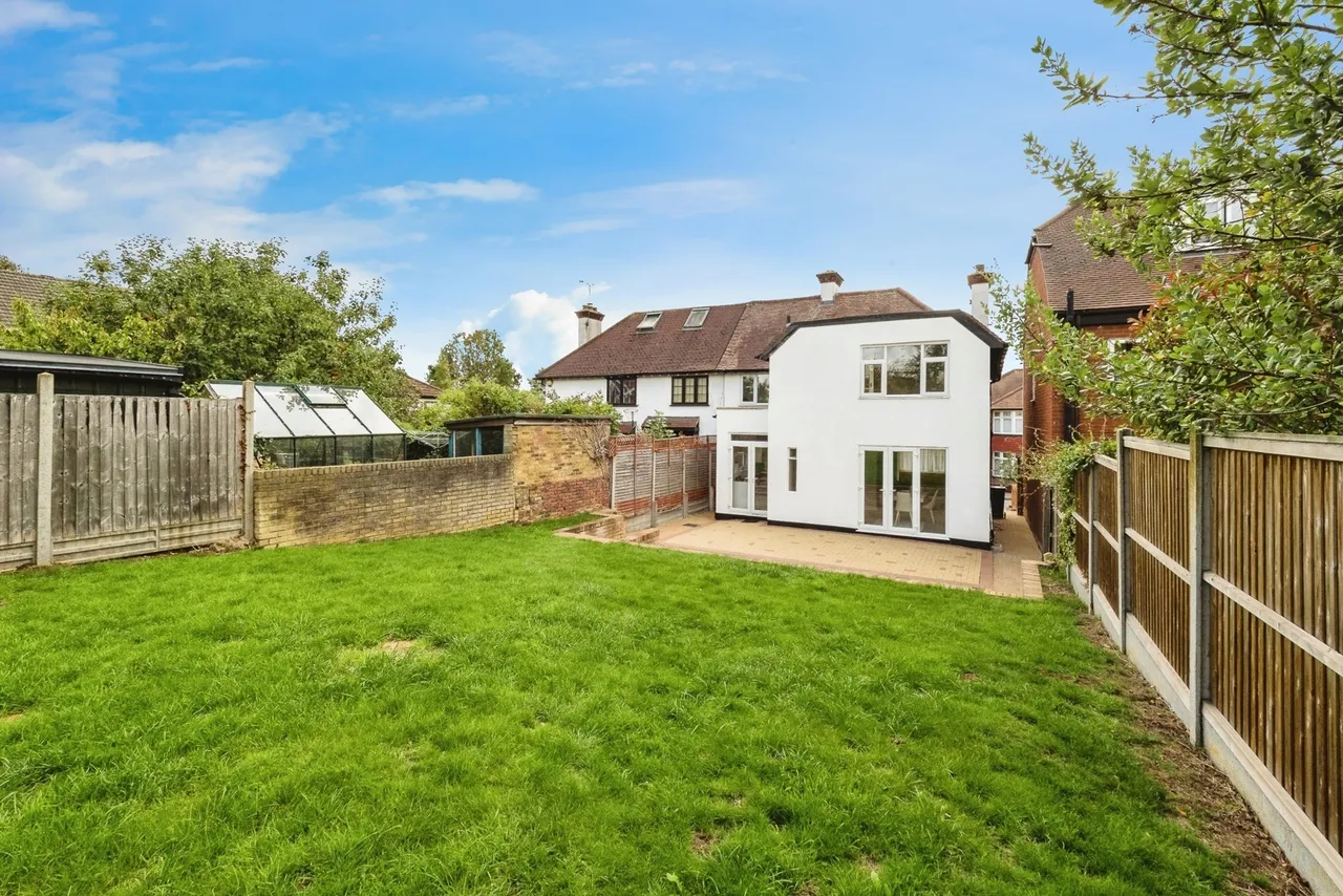 Warley Road, Woodford Green, IG8, photo 17