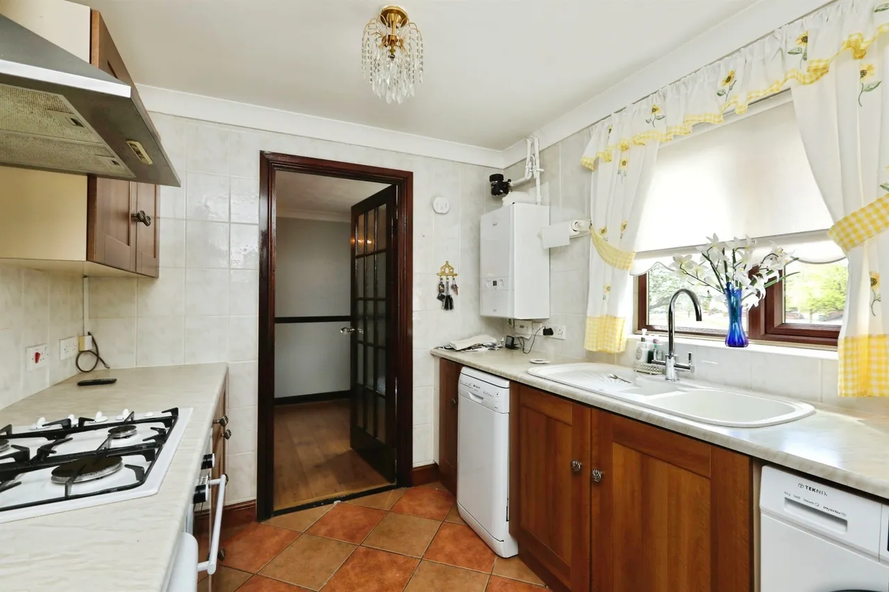 Thornhill Road, Harworth, Doncaster, photo 5
