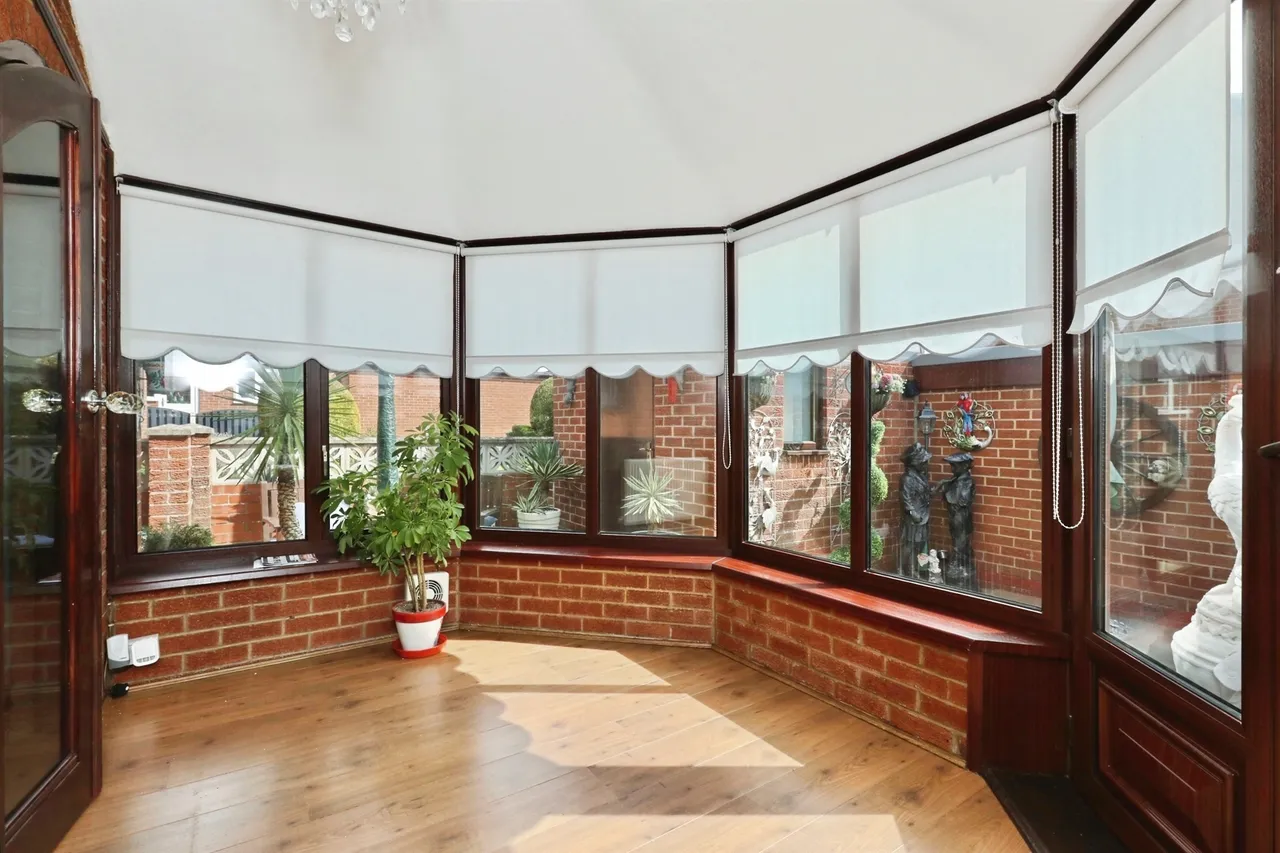 Thornhill Road, Harworth, Doncaster, photo 3