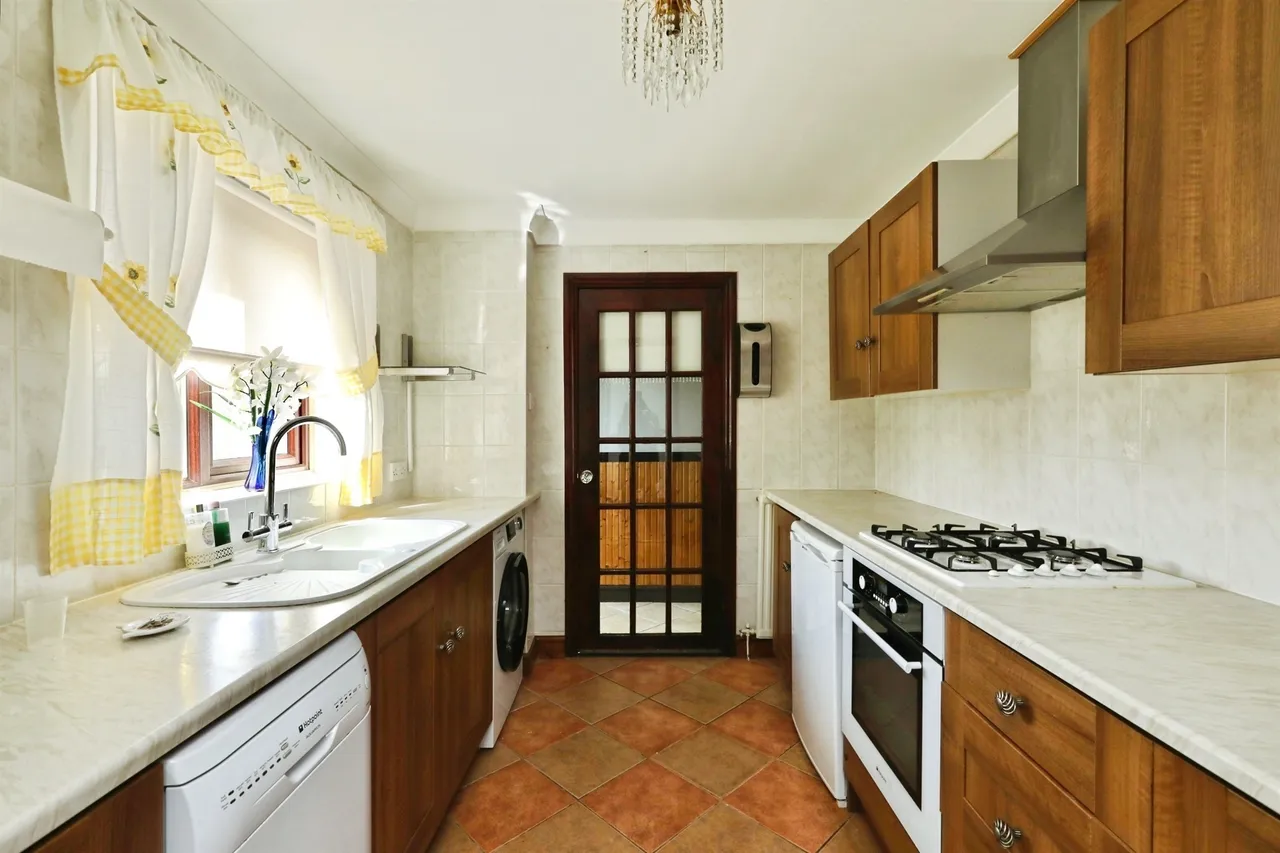 Thornhill Road, Harworth, Doncaster, photo 4