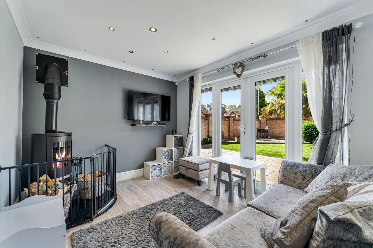 Claydon Gardens, Rixton, Warrington, Warrington, WA3 6FA, photo 3