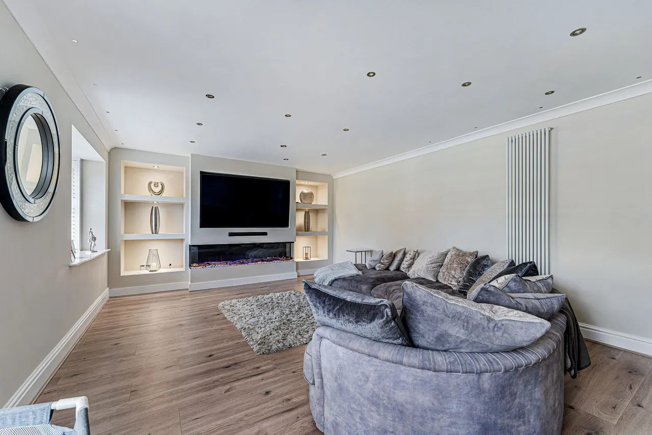 Claydon Gardens, Rixton, Warrington, Warrington, WA3 6FA, photo 2