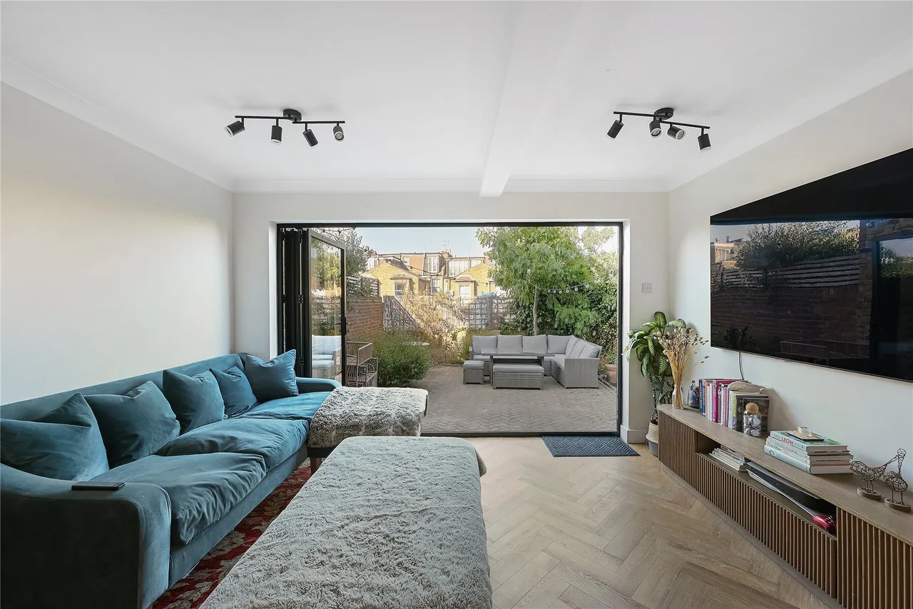 Wix's Lane, London, SW4, photo 7