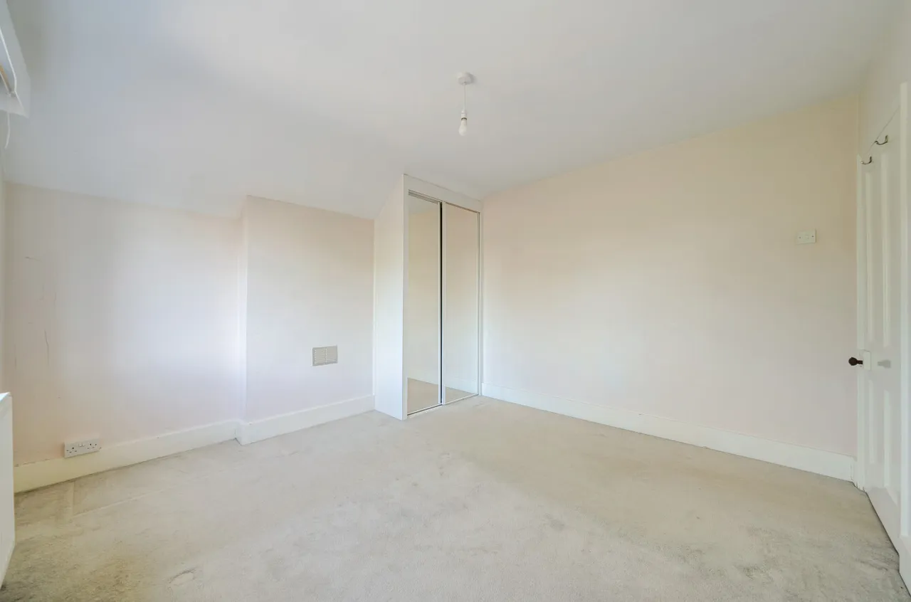 Upper Hale Road, Farnham, GU9, photo 9