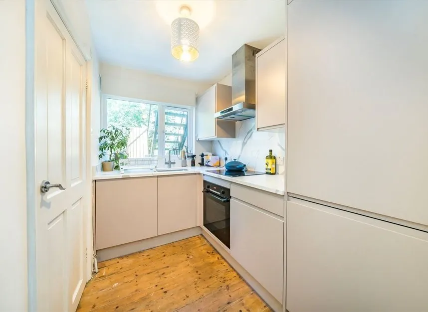 Caxton Road, Wimbledon, SW19, photo 4