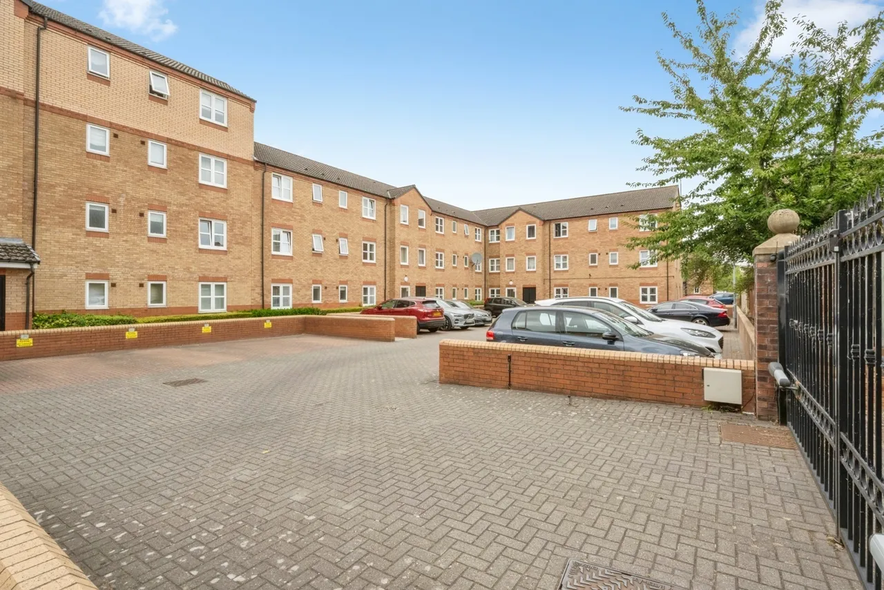 Lakeside Boulevard, Doncaster, South Yorkshire, DN4, photo 15