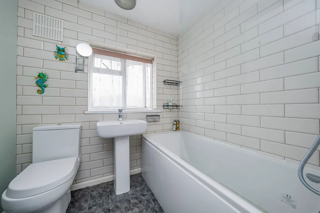 Ash Grove, Harefield, UB9, photo 24