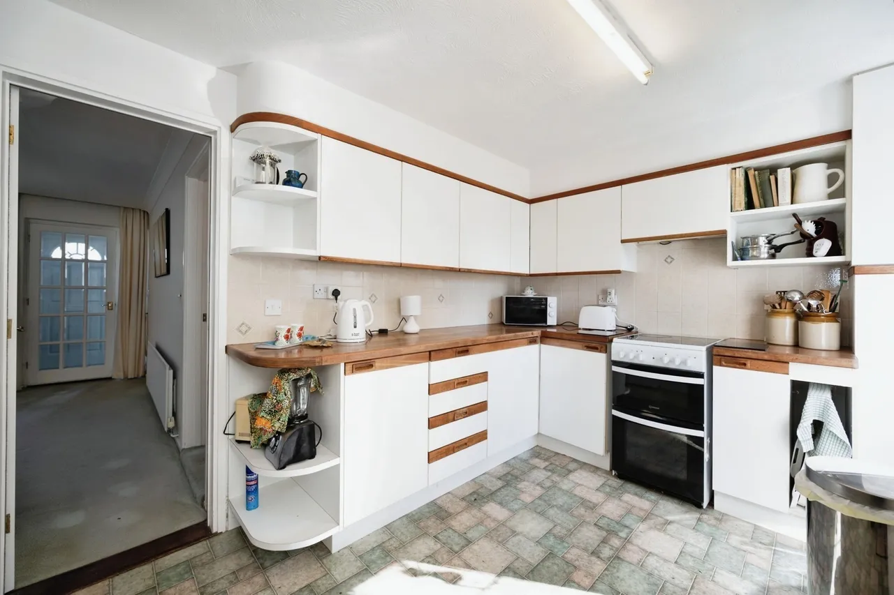 Richmond Close, Hayling Island, PO11, photo 4