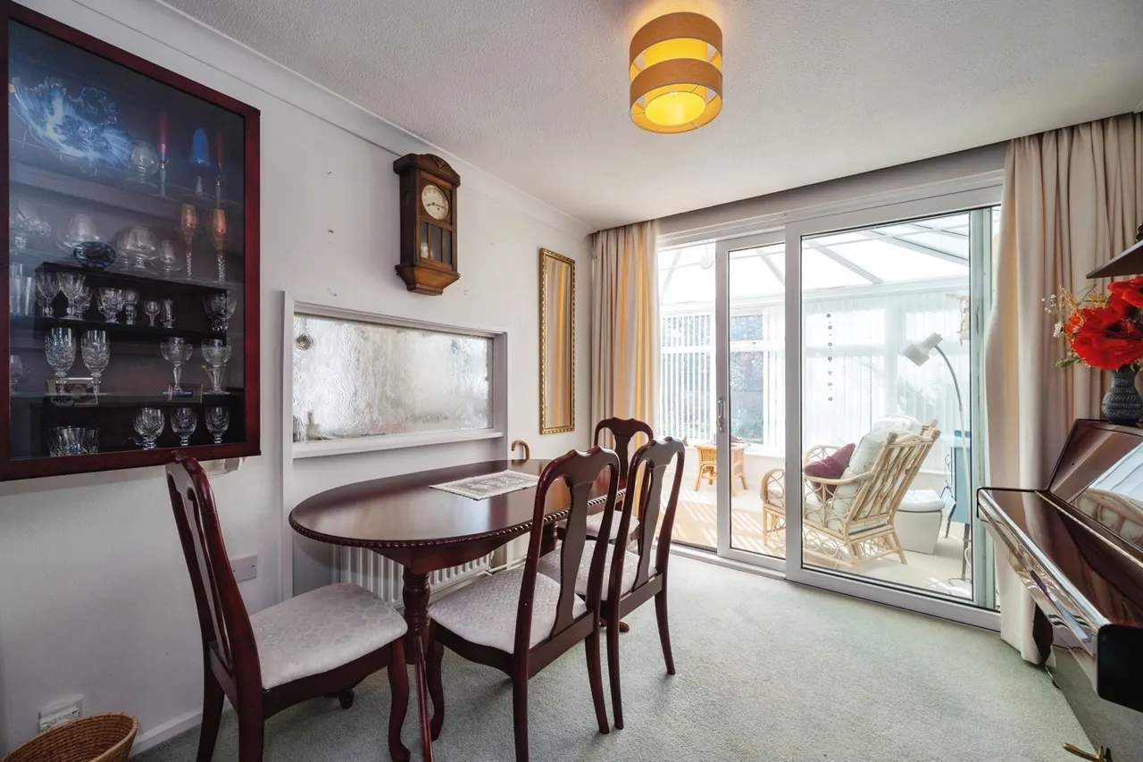 Richmond Close, Hayling Island, PO11, photo 5