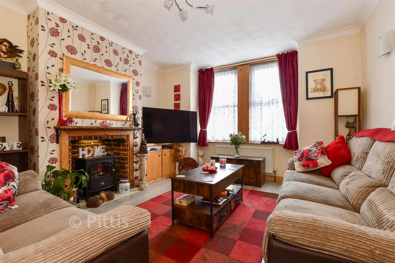 New Road, Sandown, PO36, photo 2