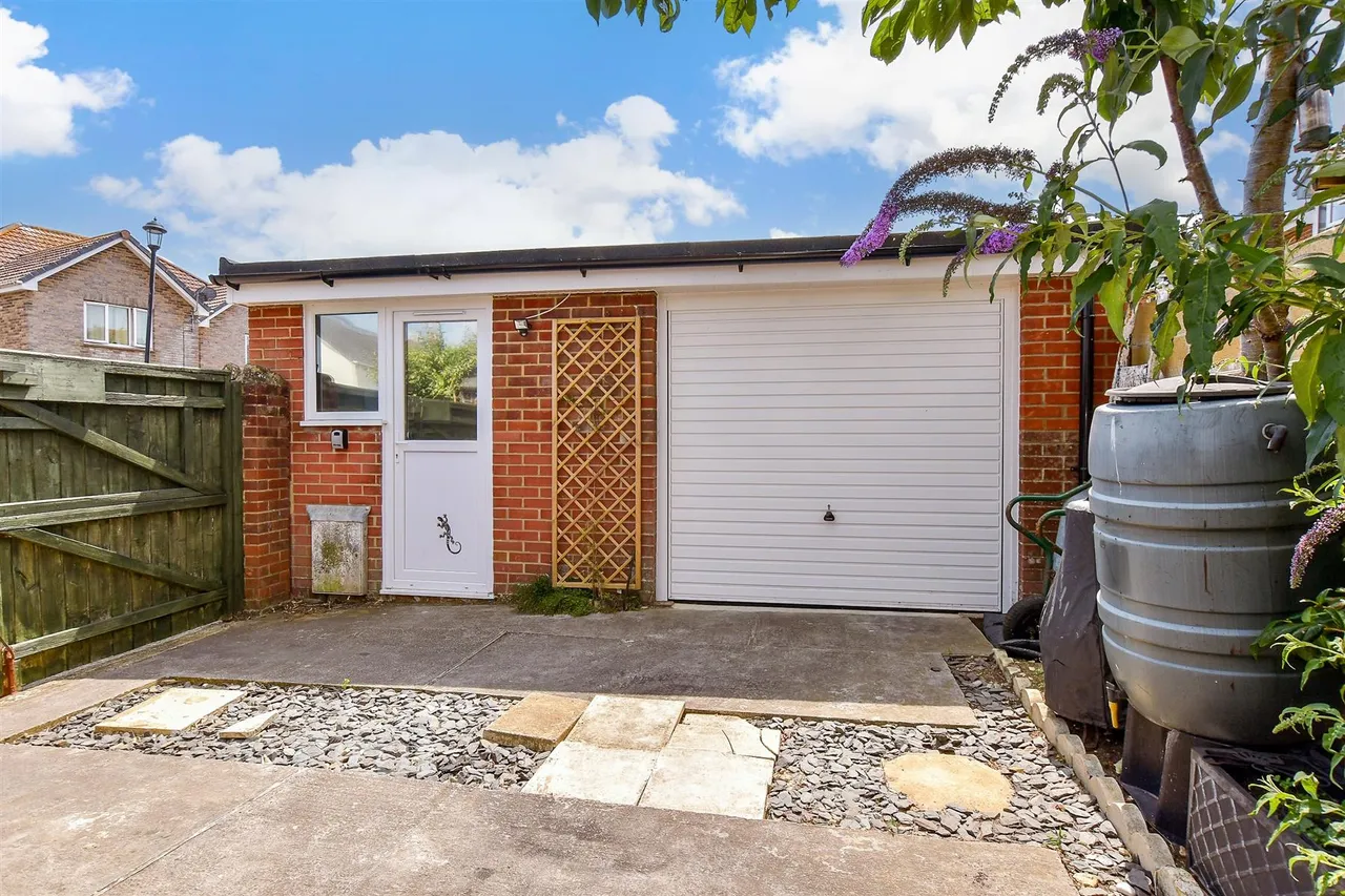 New Road, Sandown, PO36, photo 11