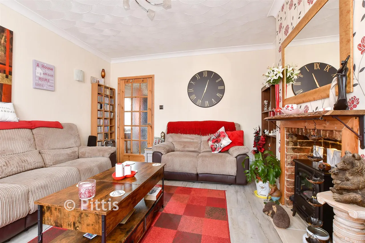 New Road, Sandown, PO36, photo 5