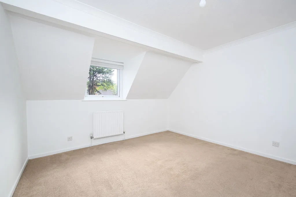Rivernook Close, Walton On Thames, KT12, photo 6