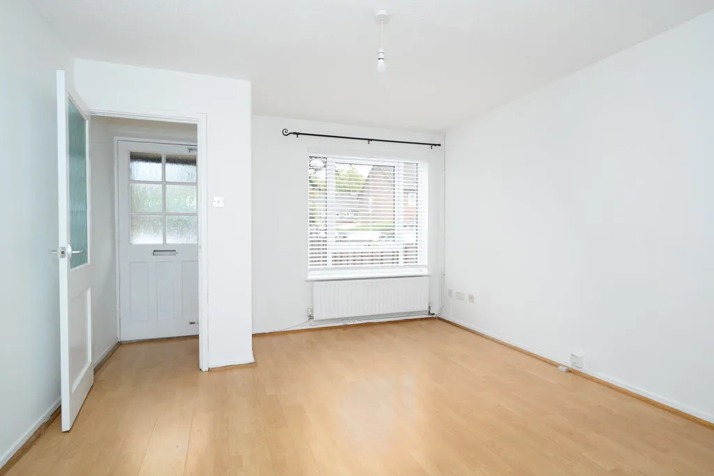 Rivernook Close, Walton On Thames, KT12, photo 3