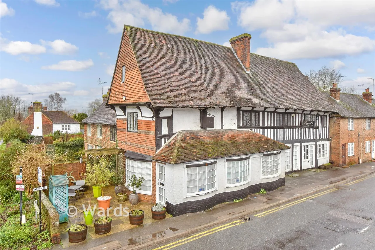 1 bed flat for sale, North Street, Headcorn, TN27