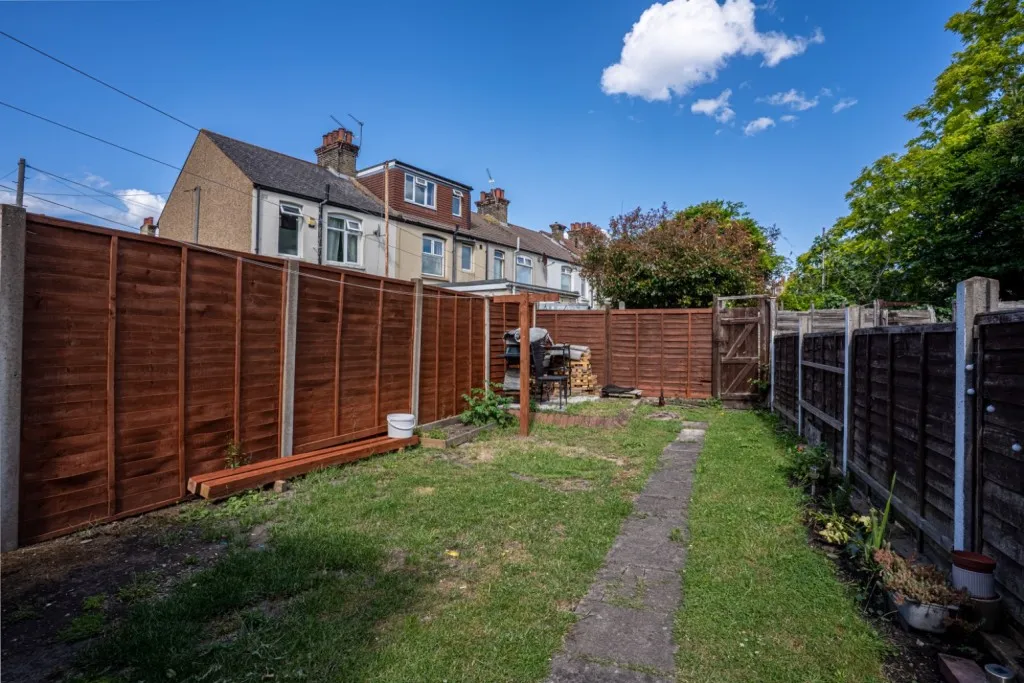 Victoria Road, Northfleet, DA11, photo 12