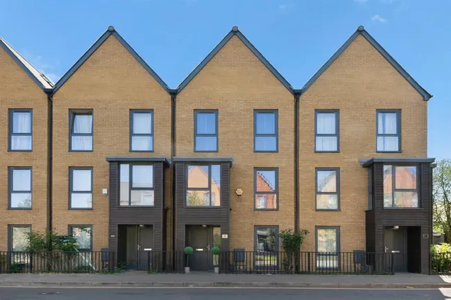 4 bed property for sale — Churchill Road, Uxbridge