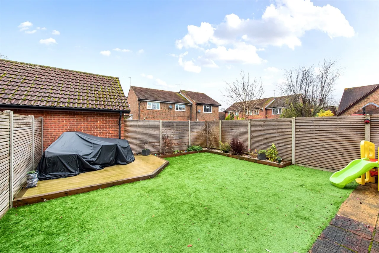 Baywood Close, Farnborough, Hampshire, GU14 9YE, photo 4